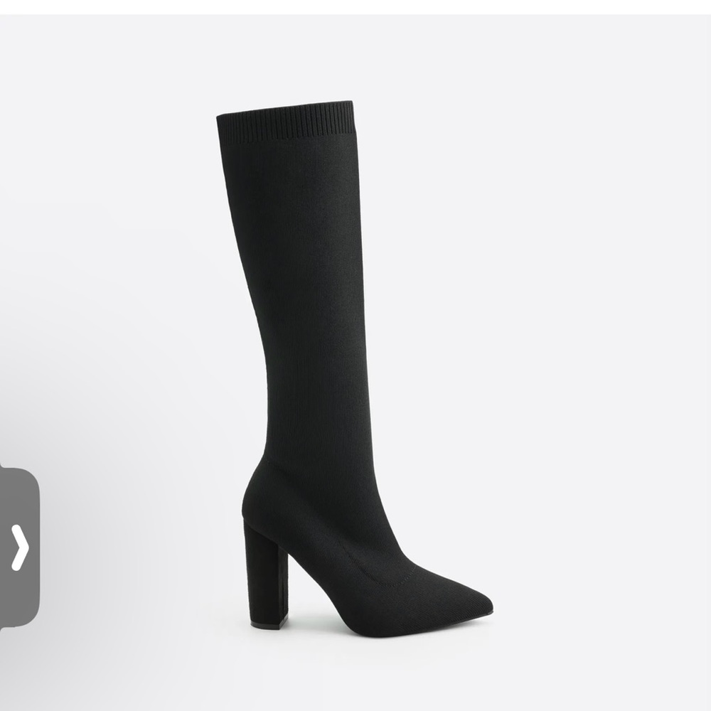 NWB Sock Boots by MOUSSE FIT Women Pointed Toe
Sock Boots/ Brand New!